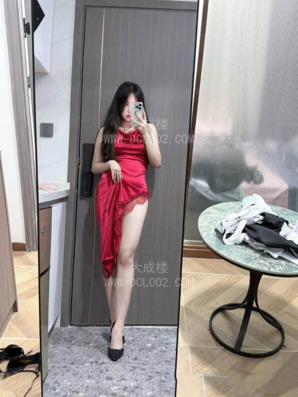 龙华制服曼曼