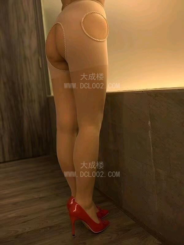 南京极品大长腿骚货炮架