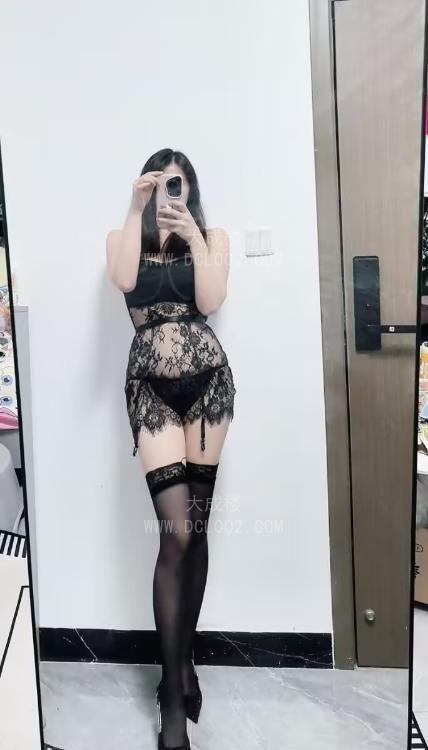 天河一字马性感少妇