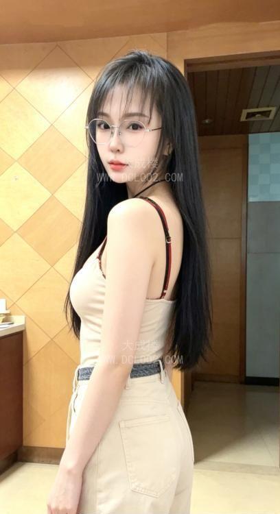 白云贴心御姐宝儿