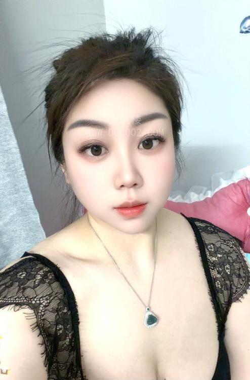 越秀情趣邻家少妇