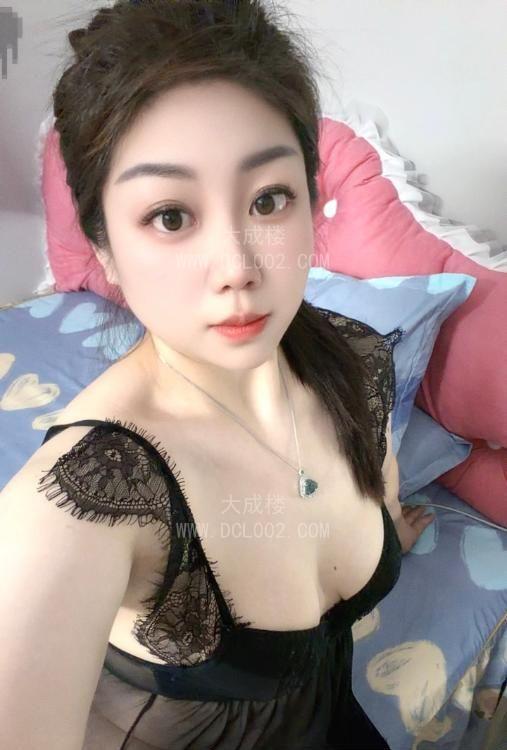 越秀情趣邻家少妇