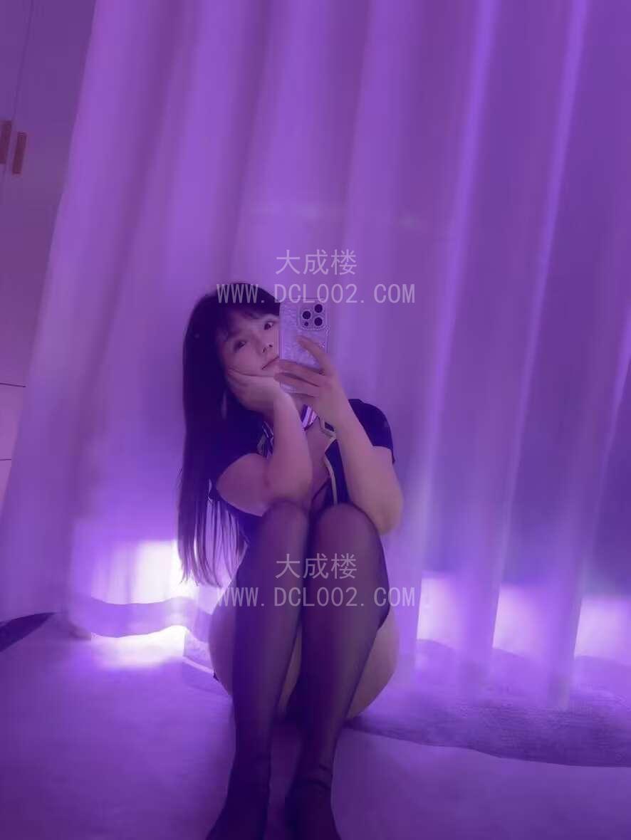 龙华制服翘臀小艾米
