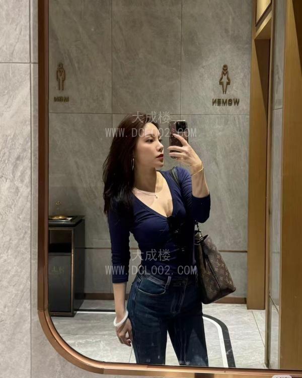 南京口爆美乳翘臀御姐