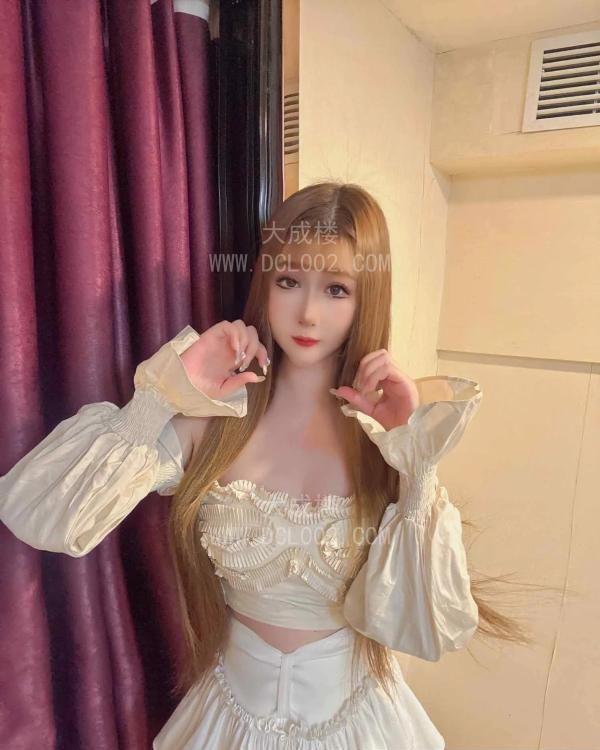 天津童颜巨乳洋妞
