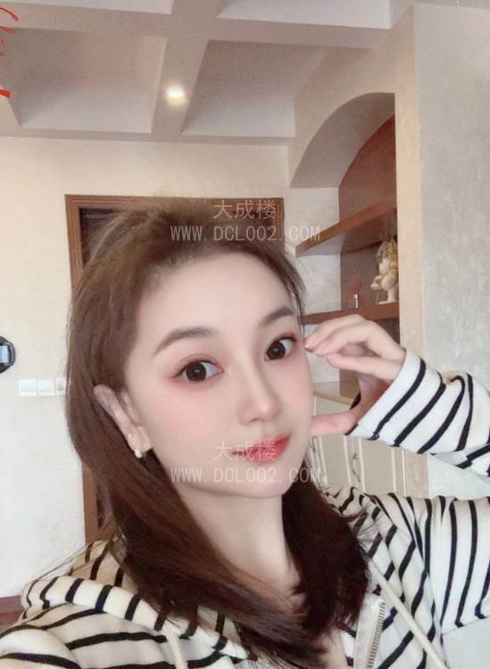 重庆小家碧玉性感身材苏沫