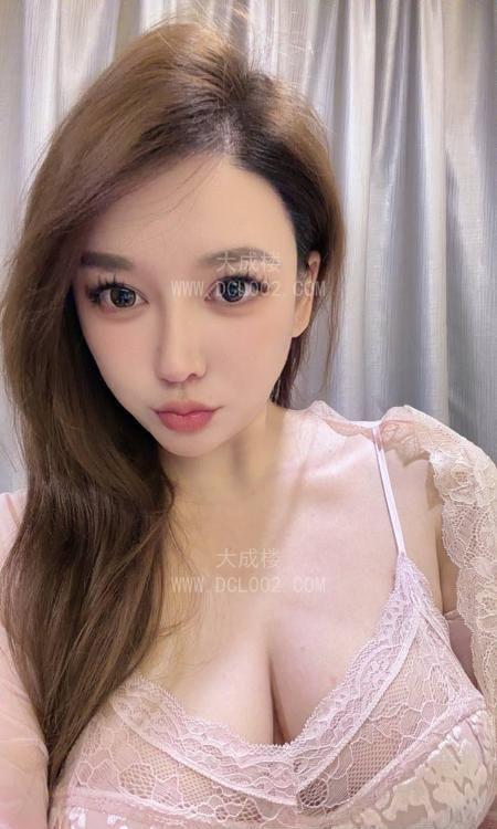 成都神仙树大奶妹