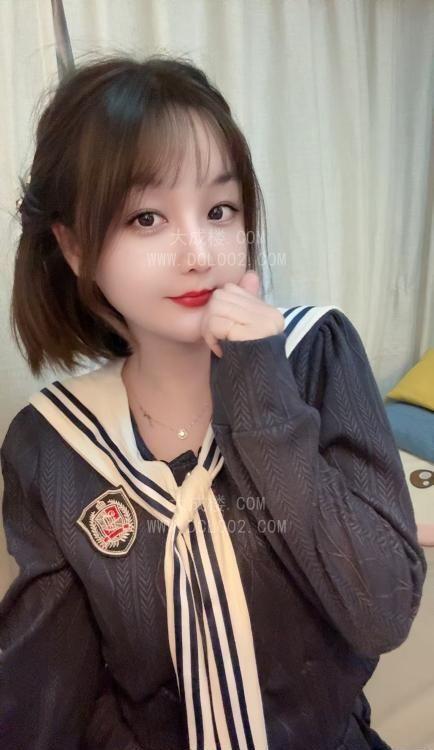 越秀轻熟美臀诗诗