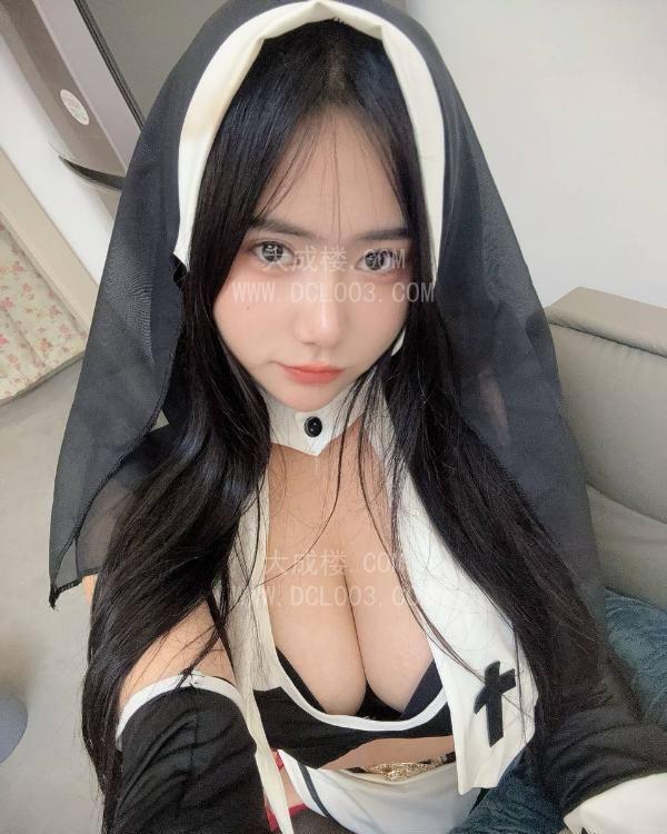 成都性感黑丝修女制服