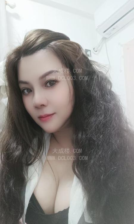 白云大波浪服务型少妇