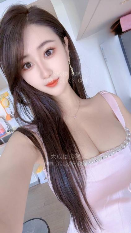 龙岗舌吻胸模御姐