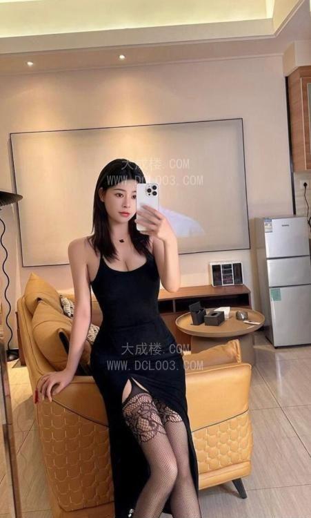成都武侯长腿蜜桃臀少萝
