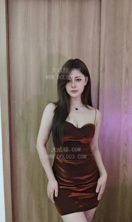 成都武侯长腿蜜桃臀少萝