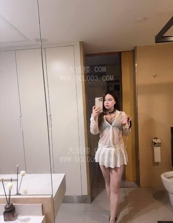 天河性感大胸嫩妹