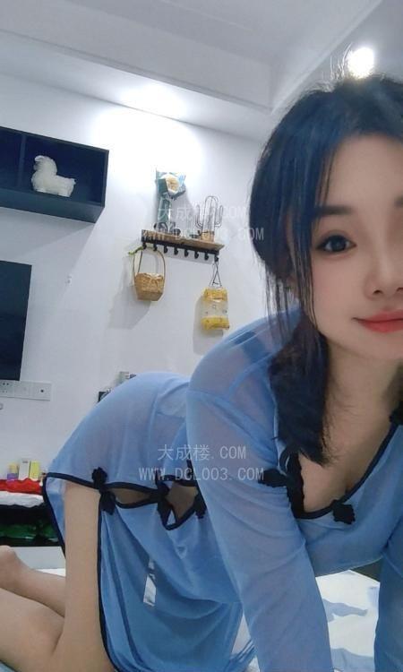 苏州吴江趴趴喷水女
