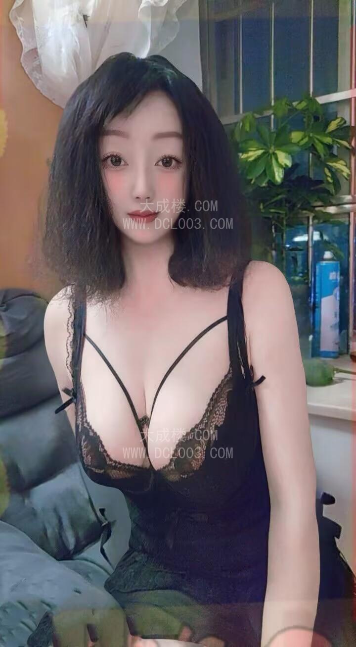 天河性感身材大奶小花