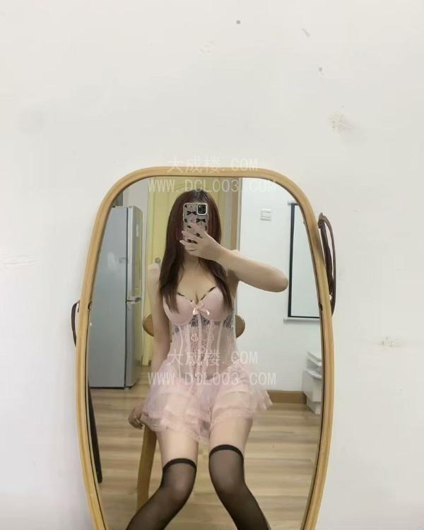 南山三点粉美女九儿