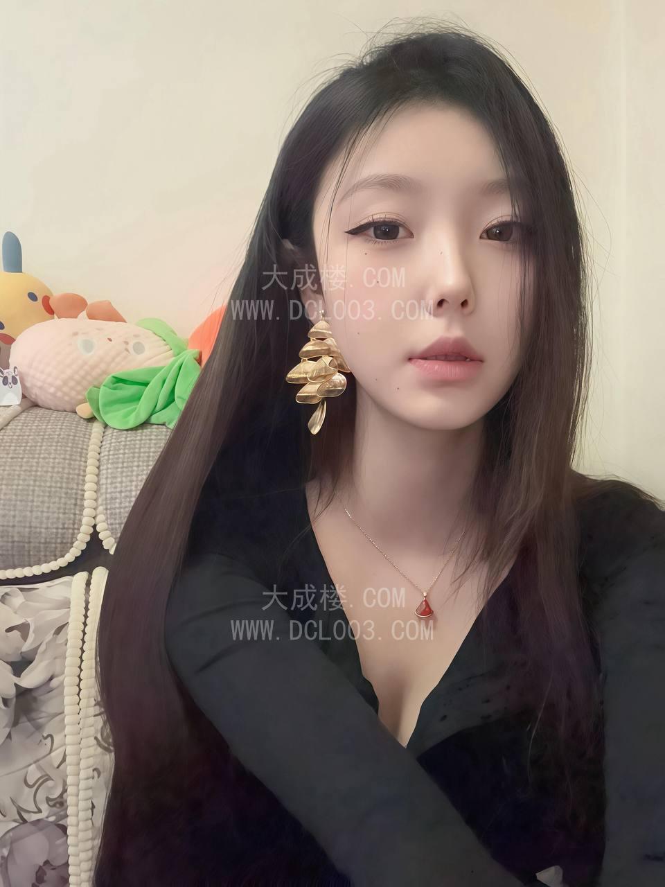 朝阳肤白貌美气质女友