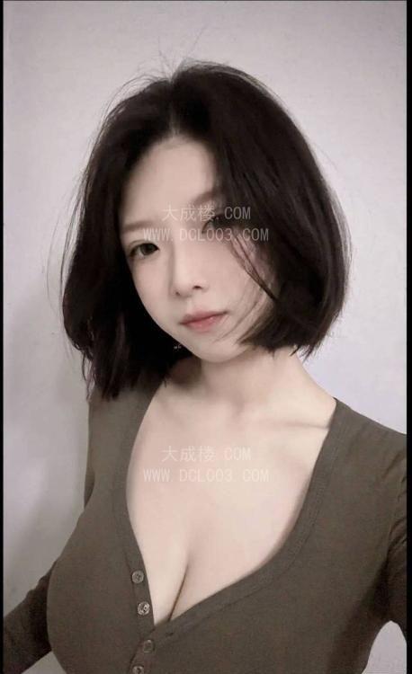 天津短发性感丰满妹妹