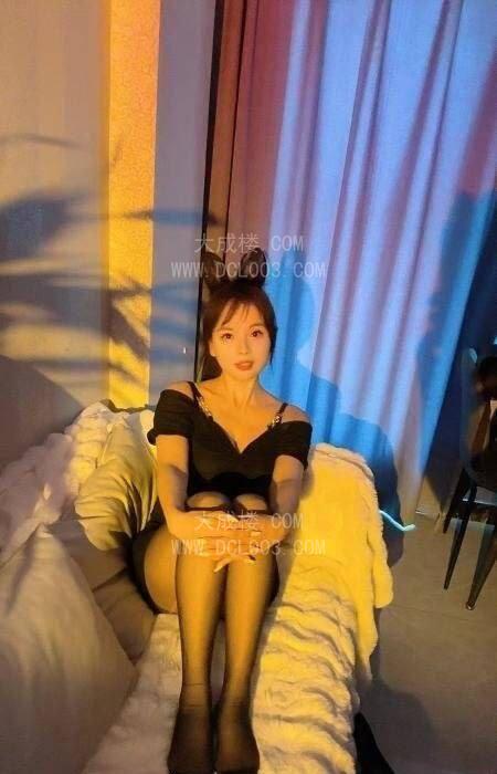 天津短发性感丰满妹妹