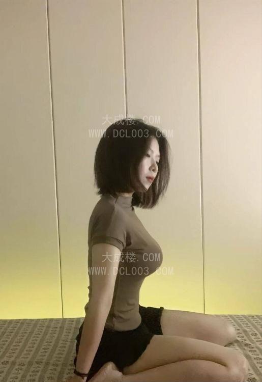 天津短发性感丰满妹妹