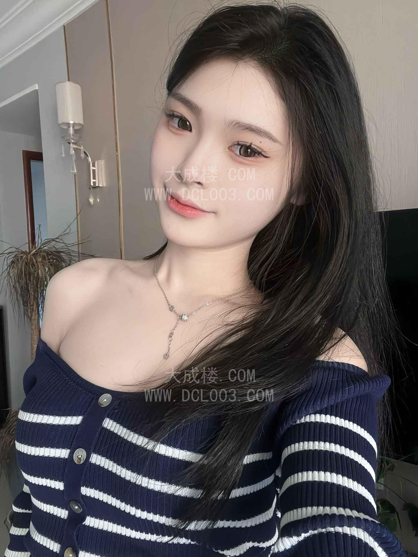 天津粉粉调情小女友
