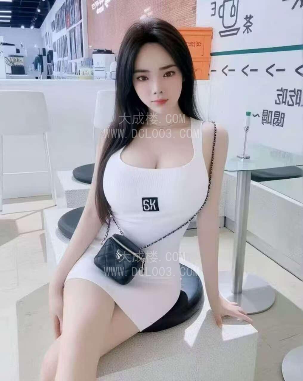 白云颜值大胸女友感静静