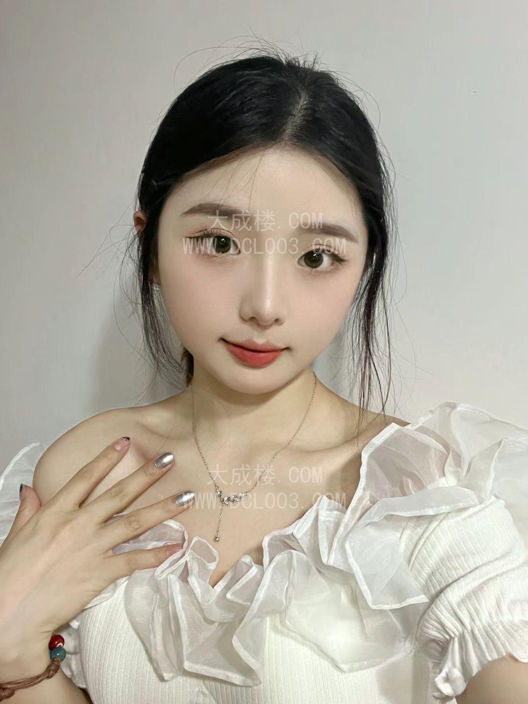 闵行乖巧甜美女孩
