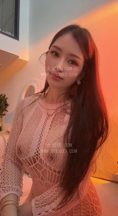 南山性感大奶妹子