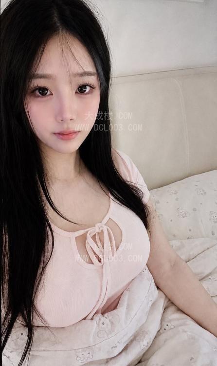 天河美乳嫩妹小泡泡