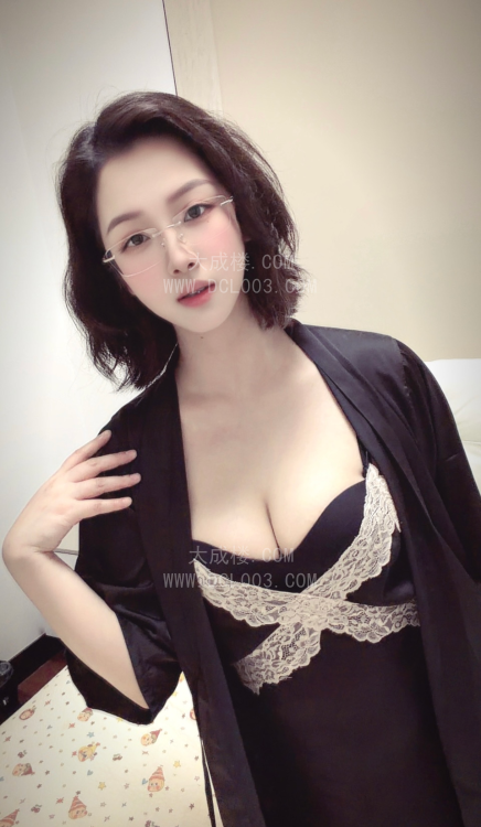 杭州上城反差短发御姐