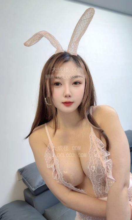 苏州肤白貌美性感妹子