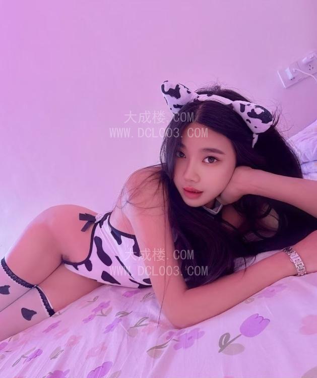 成都武候零零后巨乳老师