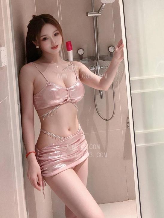 静安浴室狂蹬小姨子