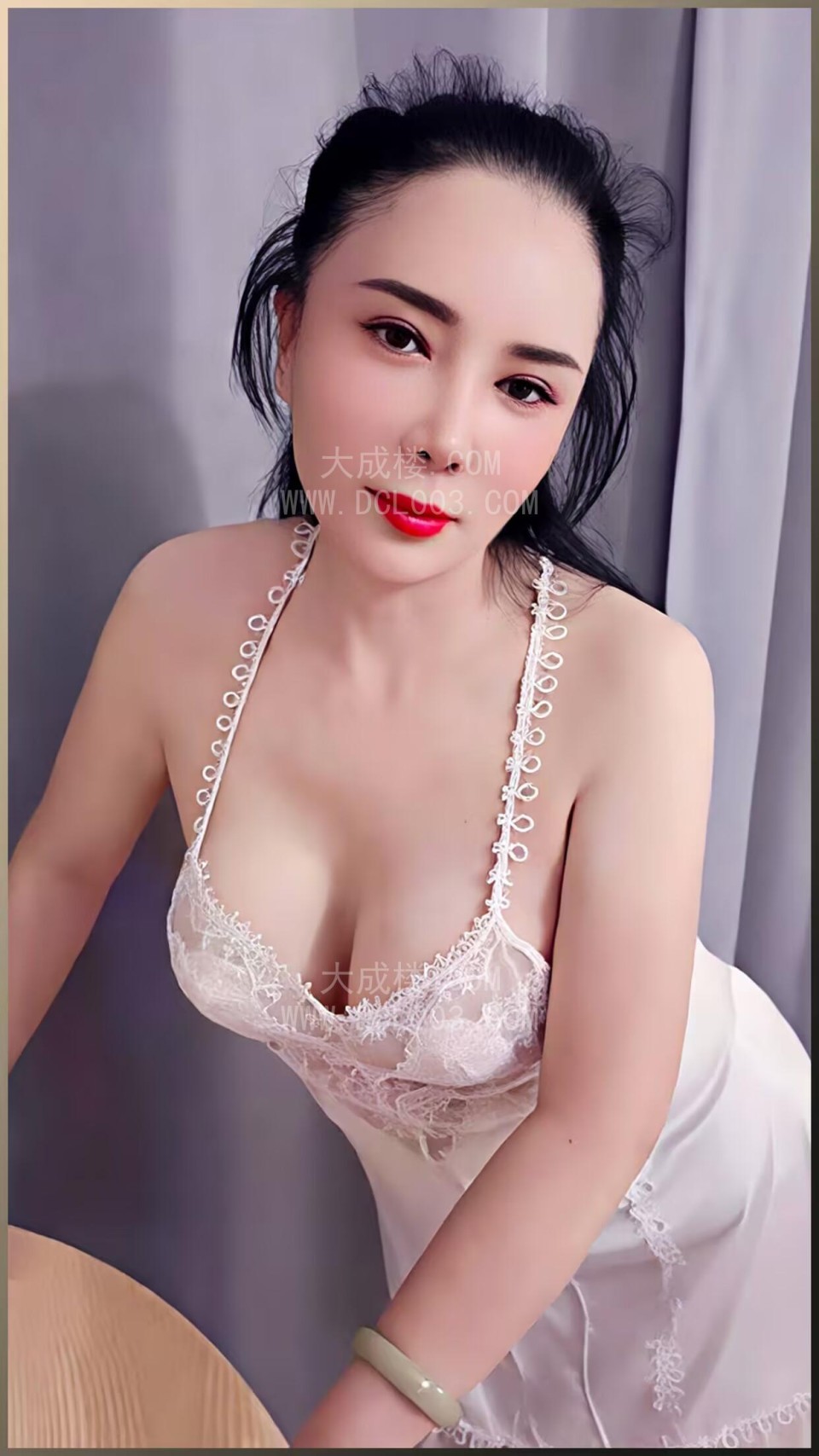浦东骚货大奶子多多