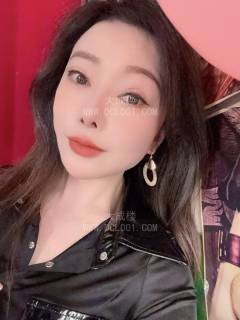 天河主动伺候木桶泡澡AV水床婉君