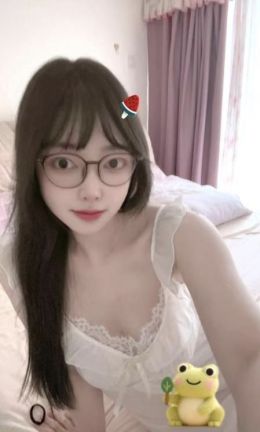 南山温柔大胸眼镜老师