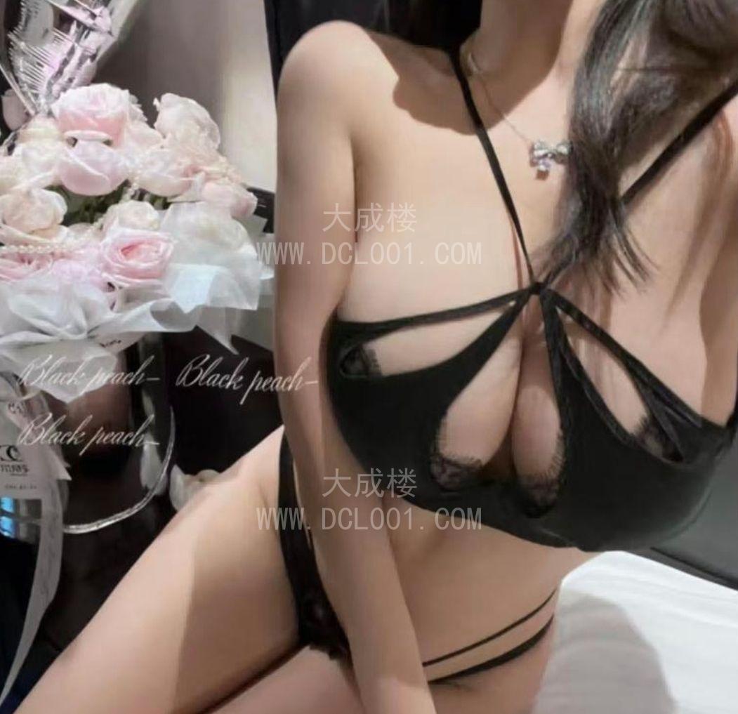 美乳小玲子