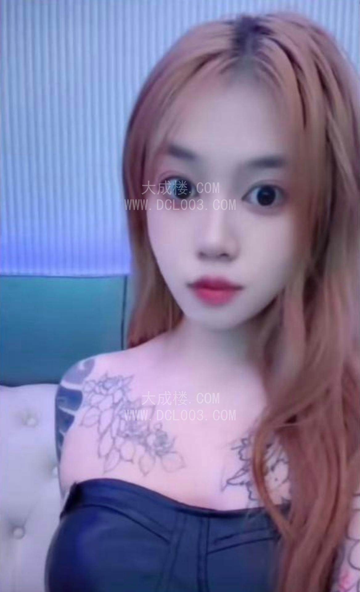 武汉江岸大胸精神小妹