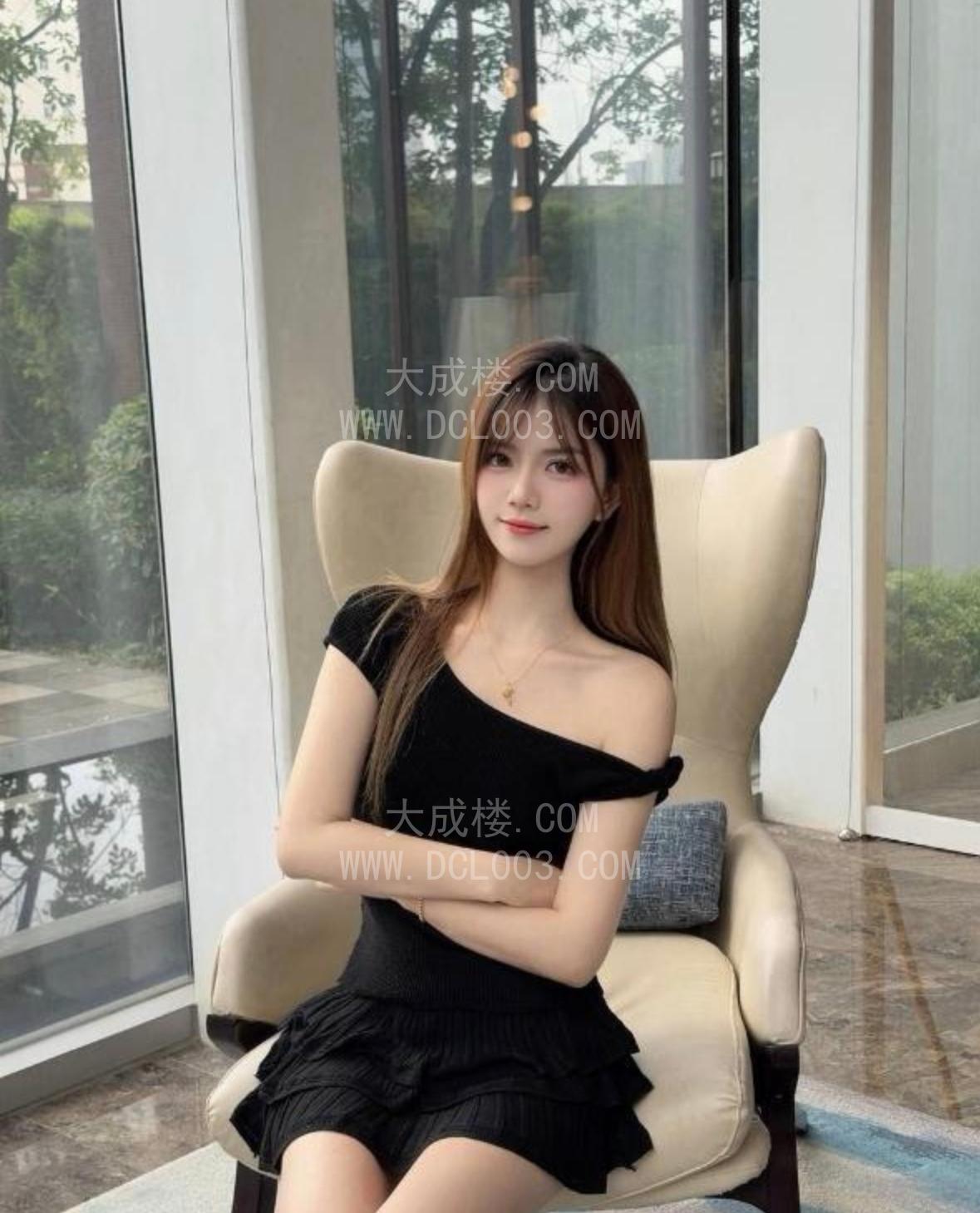 南山皮肤白嫩邻家女友老师