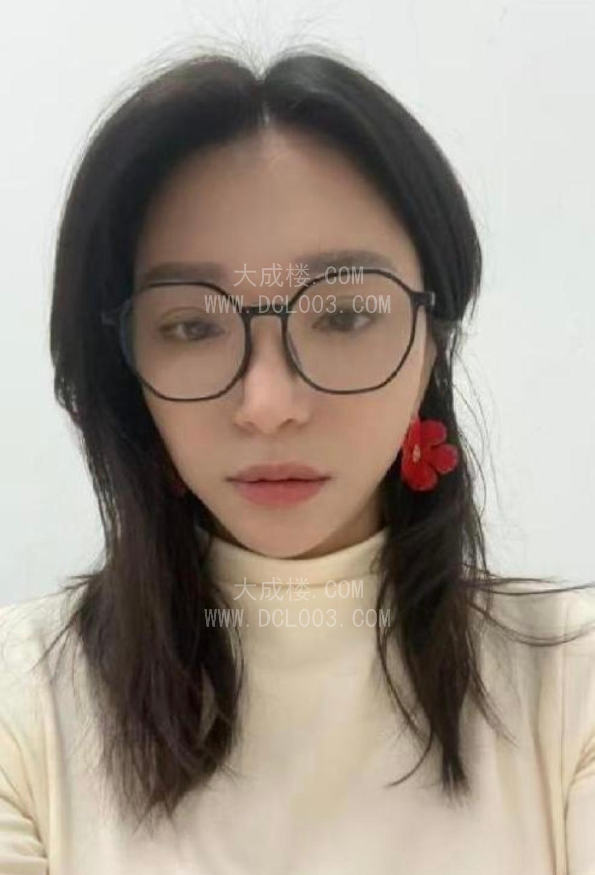 杭州戴眼镜的大胸御姐