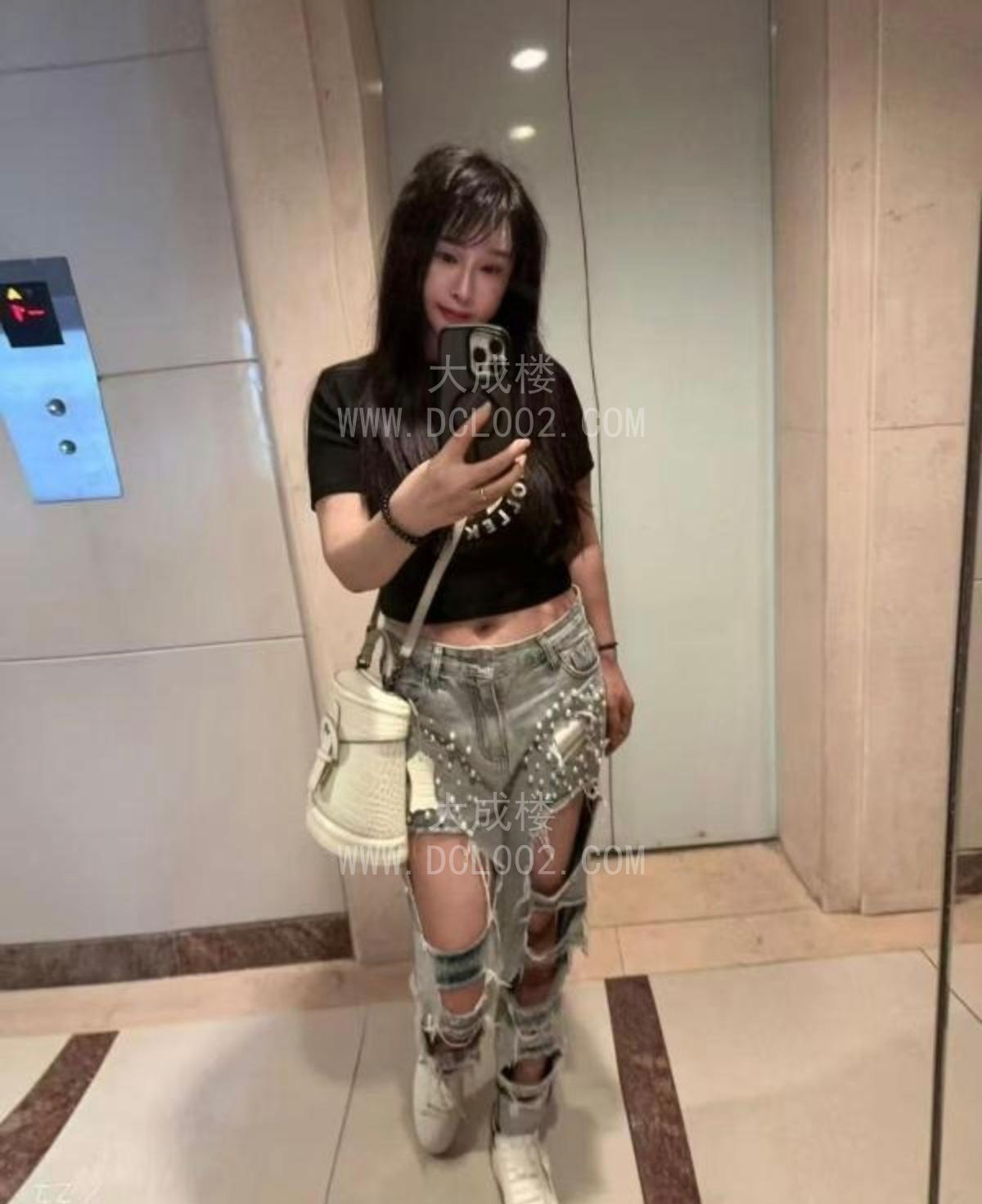 罗湖美胸依依