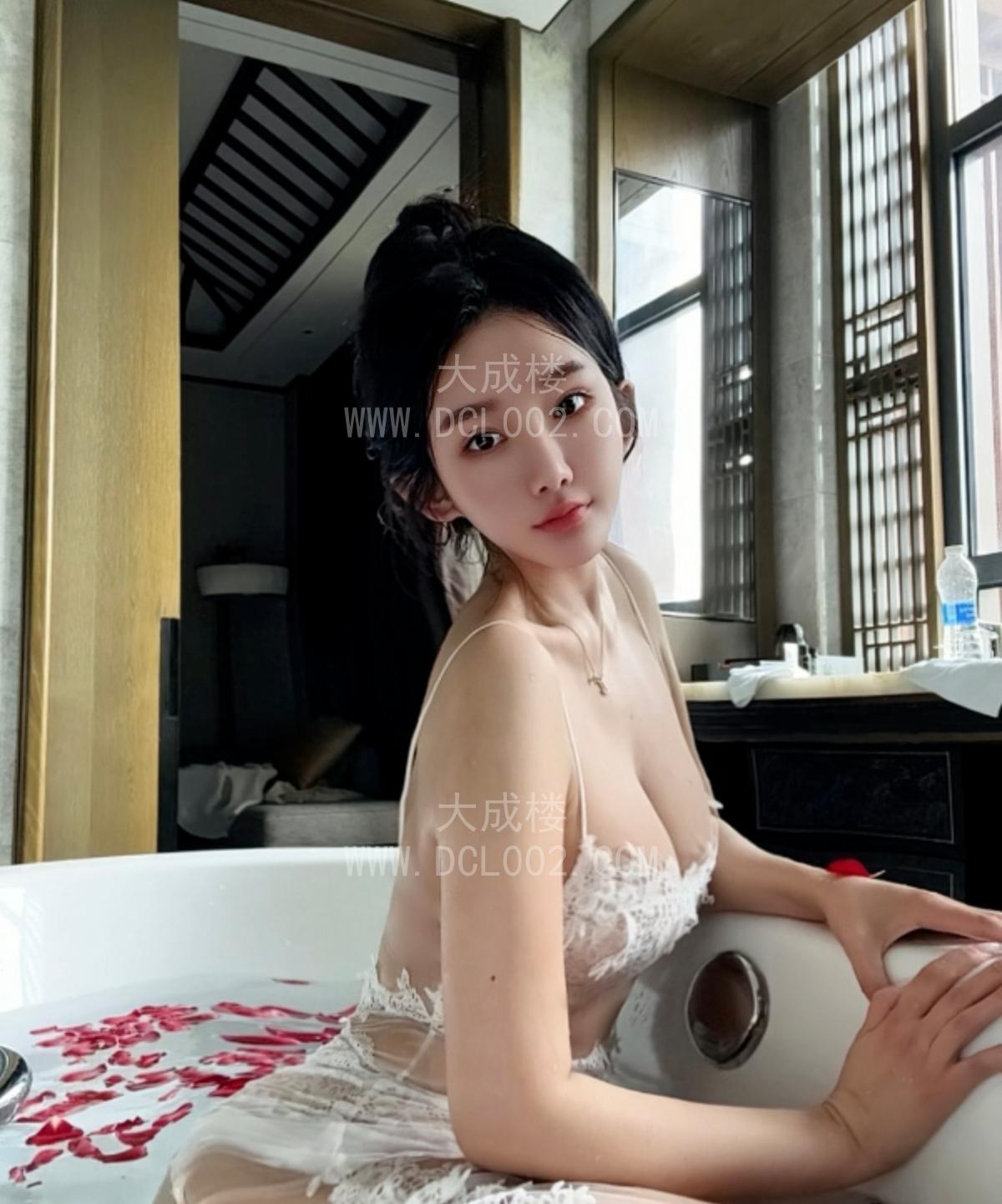 朝阳爆乳小妖精