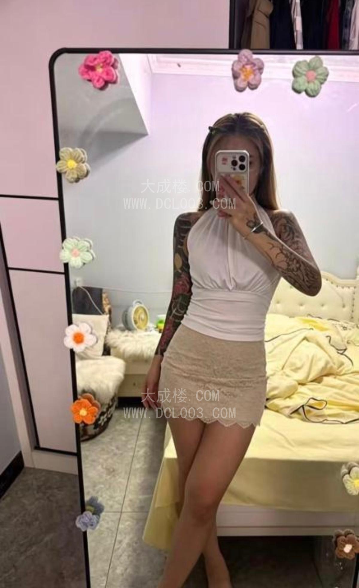武汉江岸大胸精神小妹