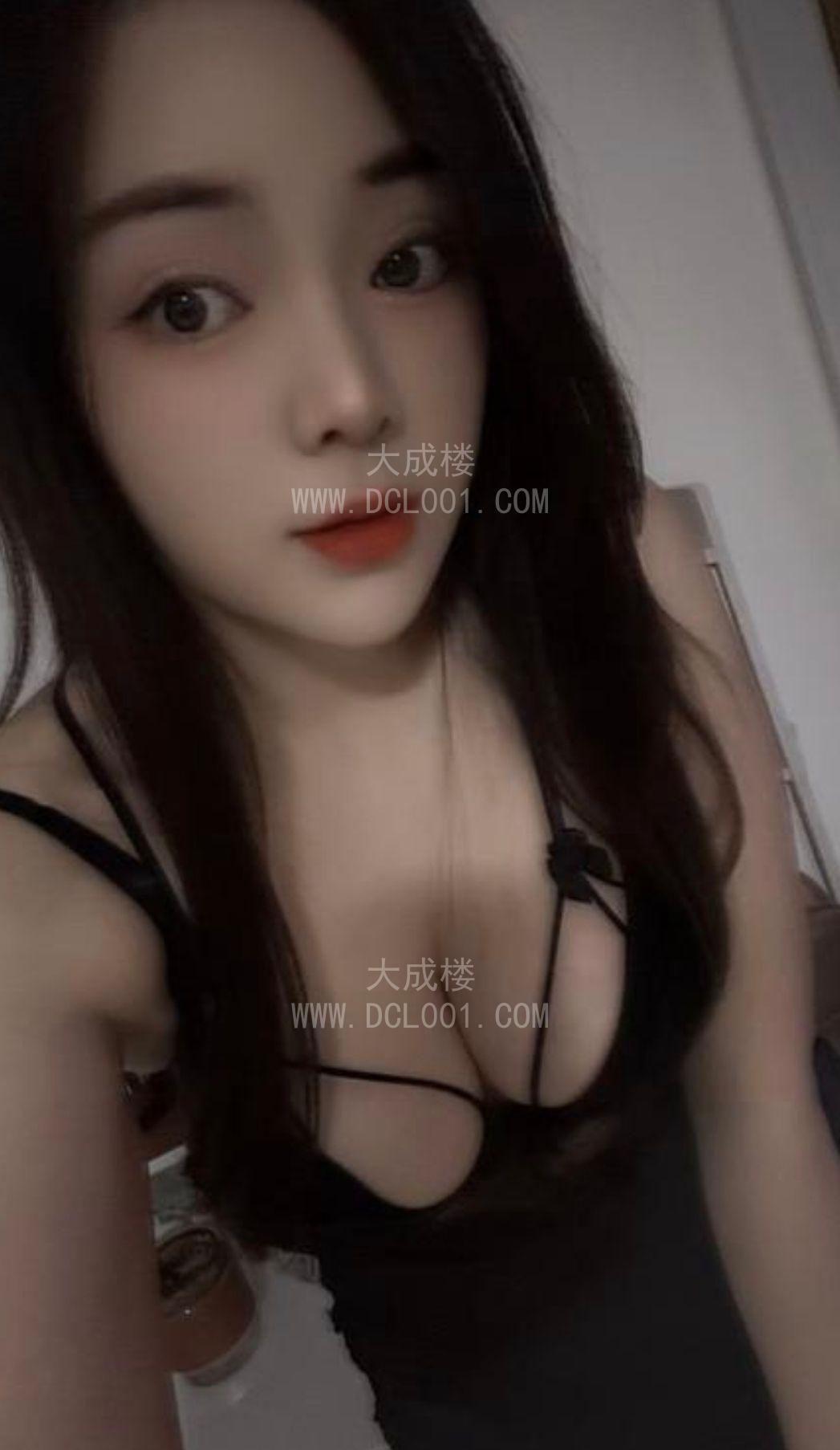 性感大奶妮宝