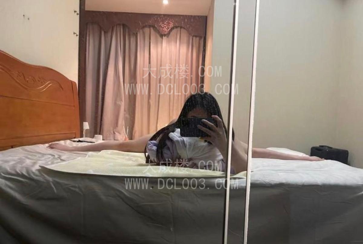 长沙潮喷一字马少妇
