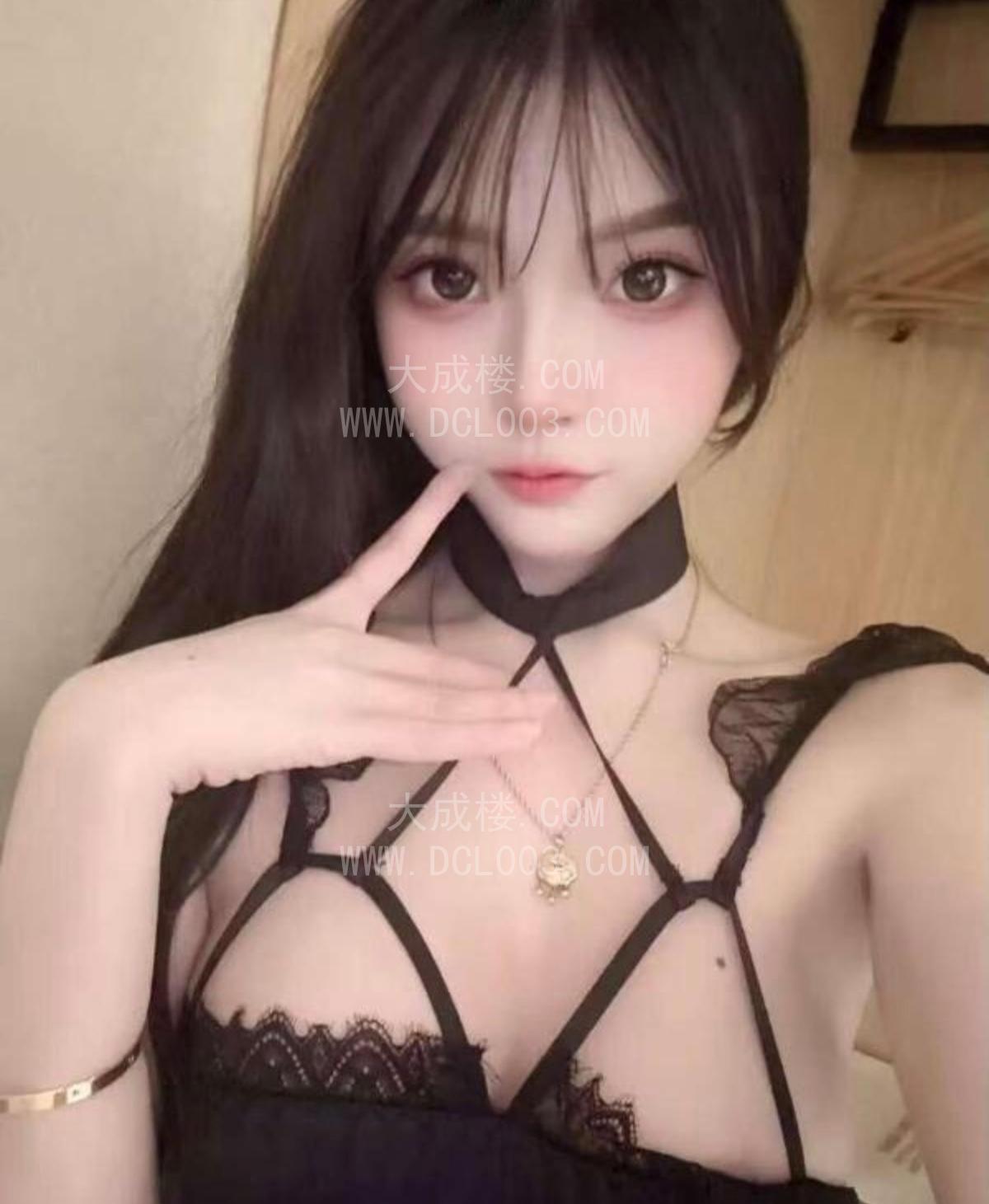 杨浦皙白大奶粉嫩比比