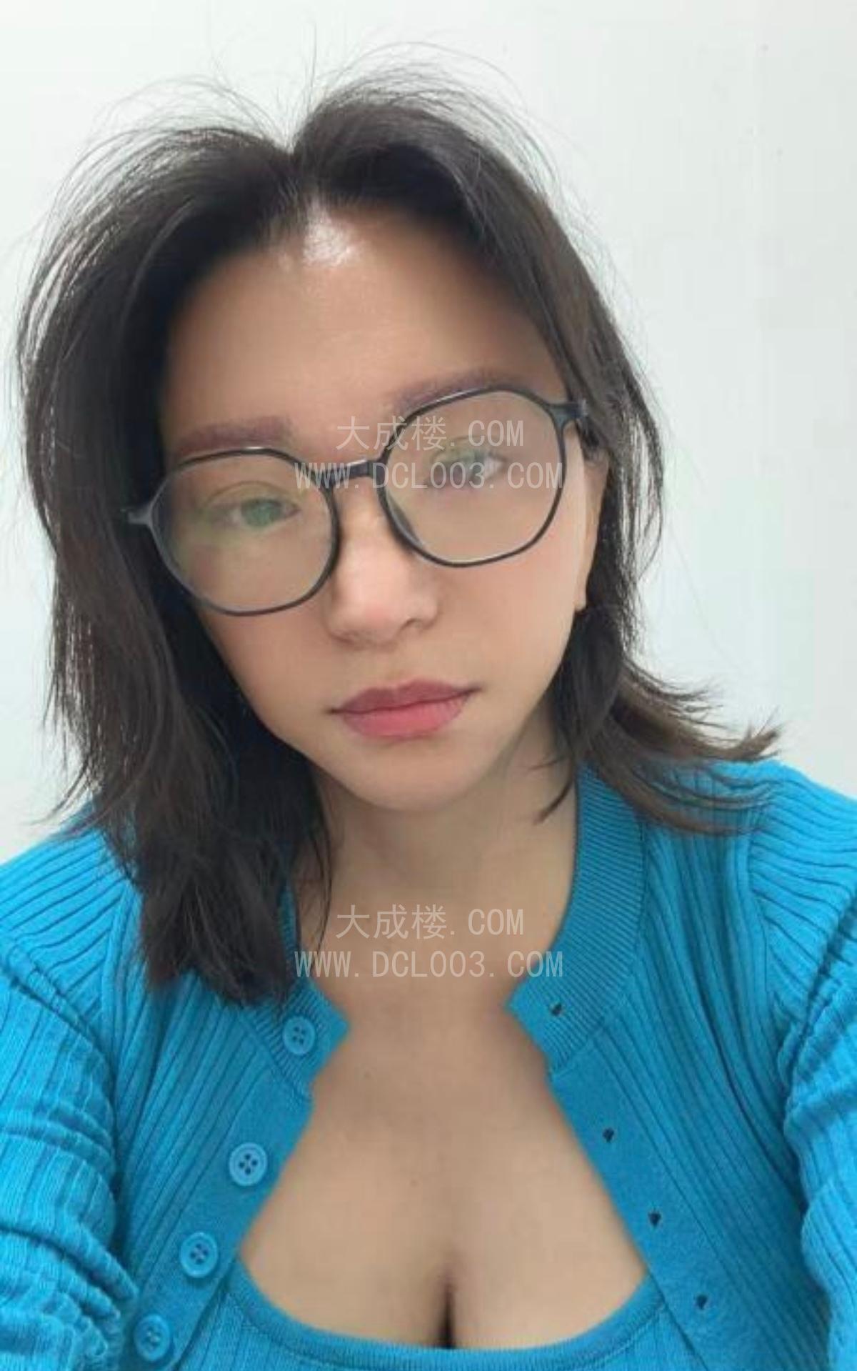 杭州戴眼镜的大胸御姐