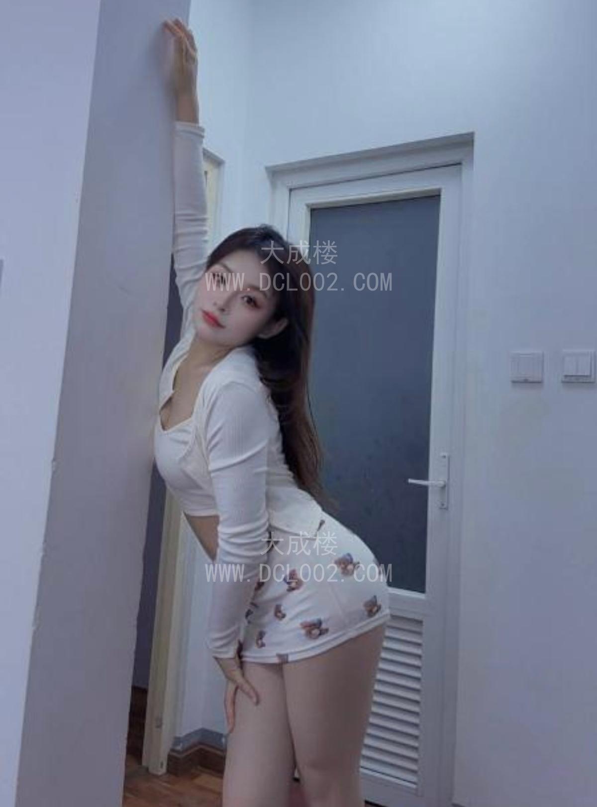 天河翘臀御姐小鱼